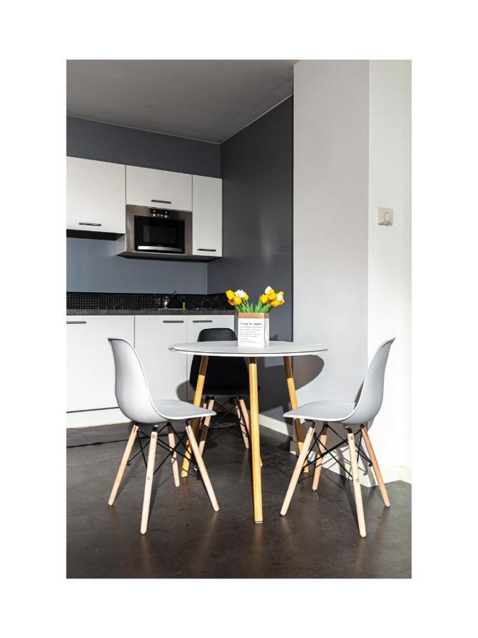 Central Perk Apartments-Antwerpen Ngoại thất bức ảnh
